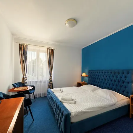 Hotel Carl Restaurant & Parking