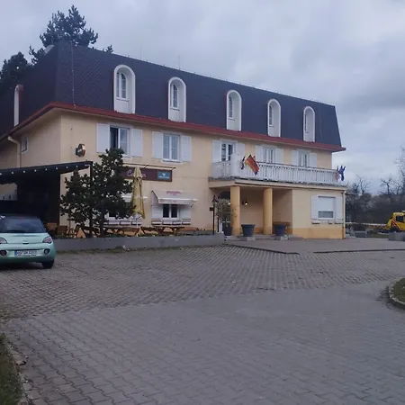 Prague Hotel Carl Inn Restaurant & Parking 4*