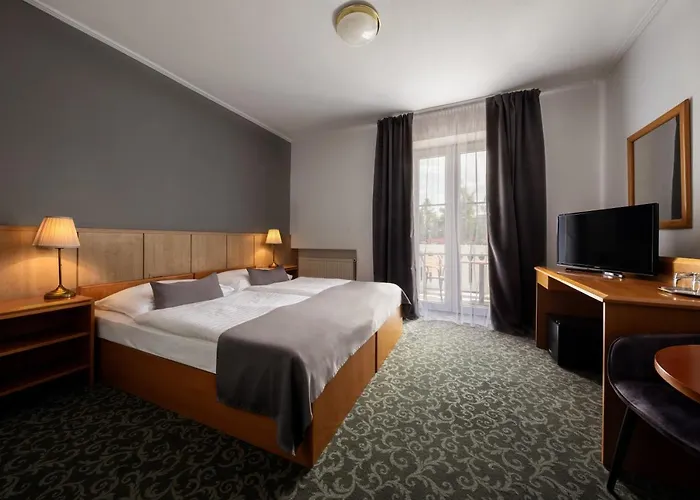 Prague Hotel Carl Inn Restaurant & Parking 4*
